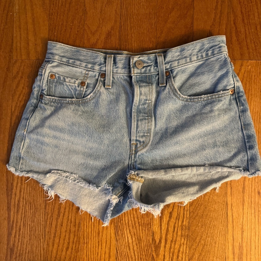 Levi’s Blue Jean Shorts Women’s Size W27